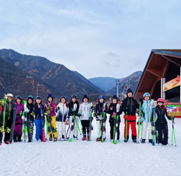 课题组团建活动-滑雪